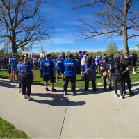 745385019-bbwalk7