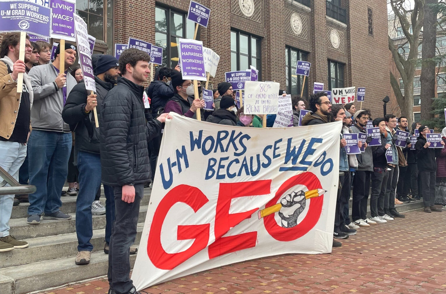 Graduate student research assistants rally for their union.