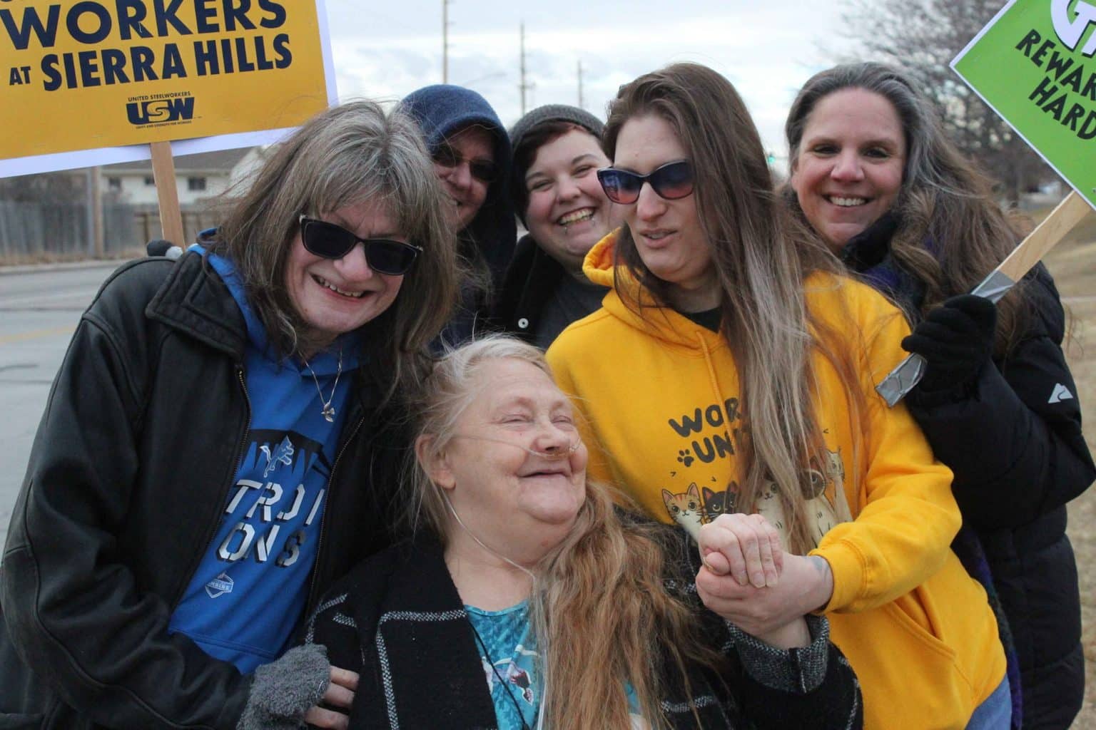 USW health care workers at Edgewood Sierra Hills.